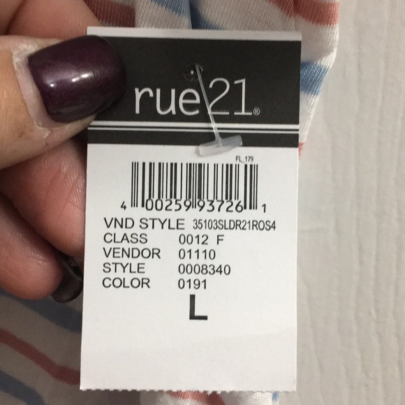 🎉💕BEAUTIFUL BNWT RUE 21 LRG RELAXED TEE TOP💕🎉 - Picture 6 of 8